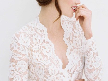 Lauren Stretch French Lace Robe in ivory For Sale