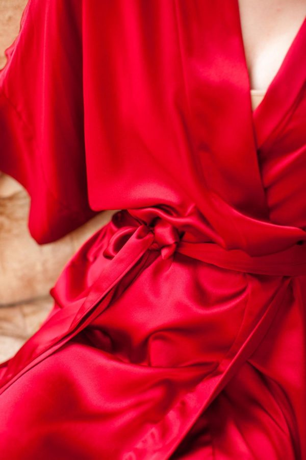 Samantha Silk Kimono Bridal Robe Bridesmaids Robes in Garnet Red, Ivory or Black Online now