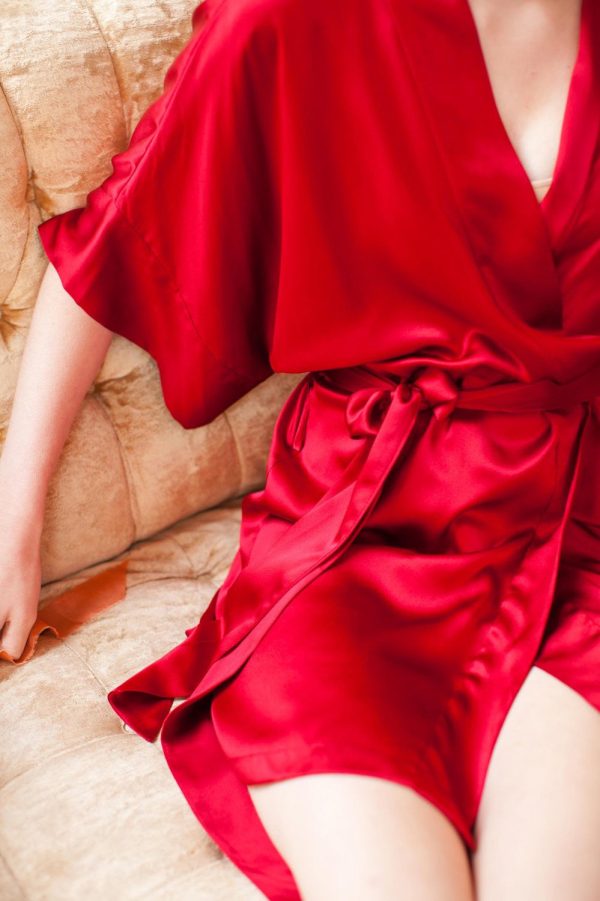 Samantha Silk Kimono Bridal Robe Bridesmaids Robes in Garnet Red, Ivory or Black Online now